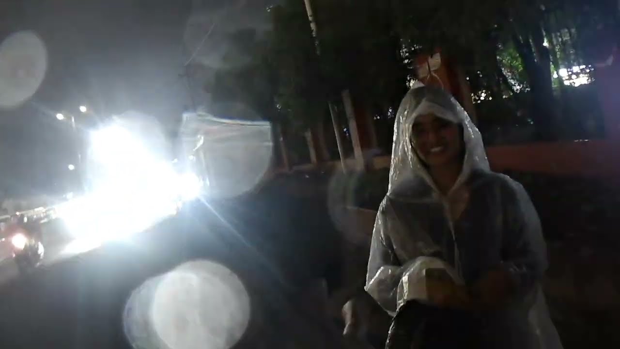 Uber Bike Taxi Hyderabad || Uber Customer ko Raincoat dena Pada , Hyderabad Barish Mai kaam kiya 