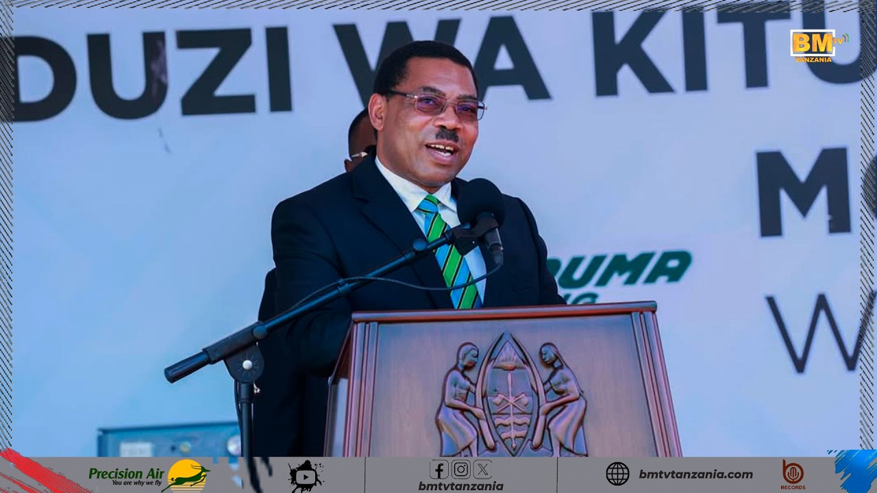 🔴#LIVE: WAZIRI MKUU ANATUMBUA MAJIPU MUDA HUU MBULU MJINI