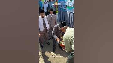 Pimpinan Gontor KH. Hasan Abdullah Sahal Letakkan Batu Pertama Gedung Perpustakaan TMI Putri
