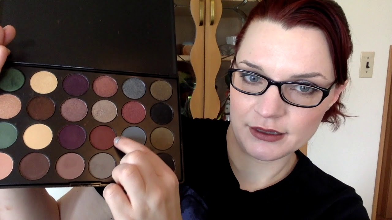 J. Cat Beauty Cosmetics // Santa Monica Eyeshadow Palette Review
