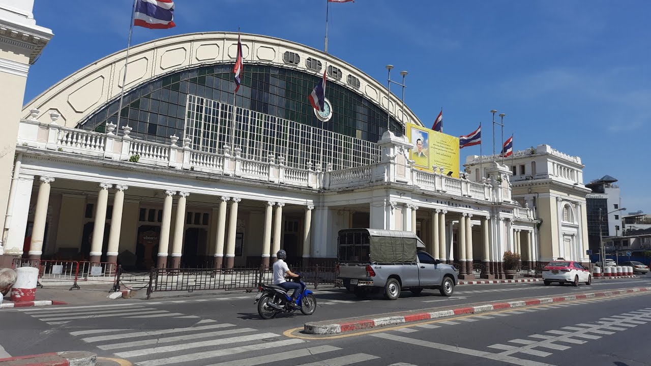 Most tourist friendly area in bangkok || Sukumvit || Terminal 21