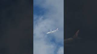 Virgin Atlantic Boeing 787-9 from Los Angeles through the clouds