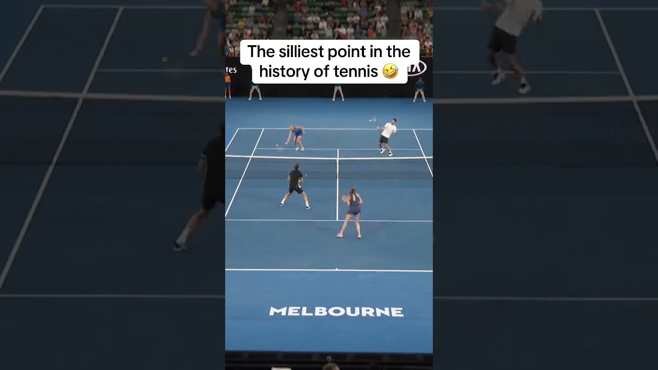 What is going on 😂 (via Australian Open/TT)