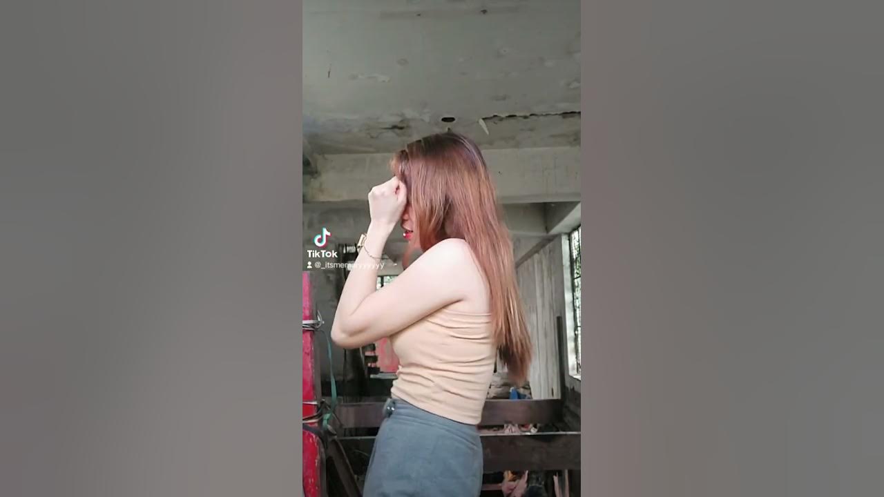 She dance like shakira, smoke like Khalifa 🔥 // Tiktok Trend - YouTube