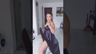 Viral Tante Goyang Hot Guys