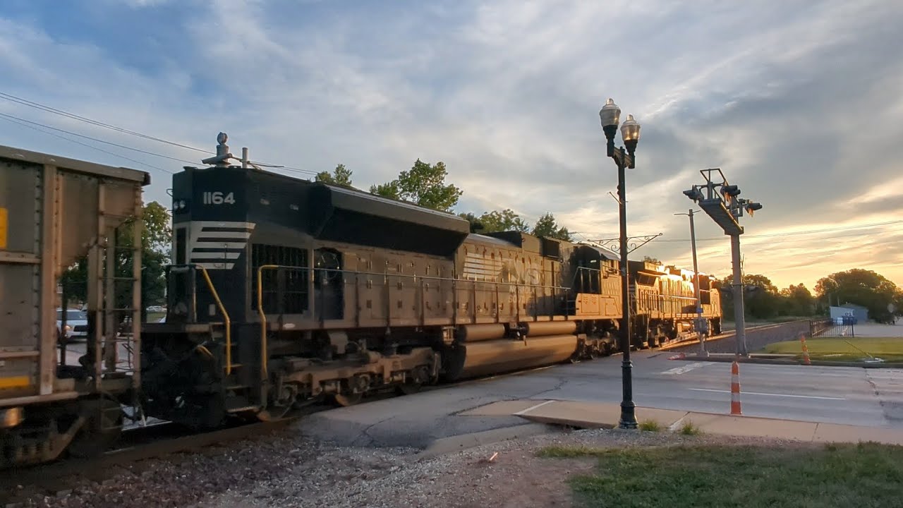 A Very RARE NS 794 Coal Train On The NS STL! - YouTube