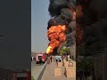 حريق شاحنه بنزين كبيره بجوار البنزينه قدر الله مشاء فعل 