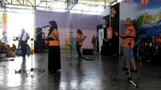 Download Lagu Najwa Latif \u0026 30Cent Family Day Tm MP3 Download Lagu Najwa Latif \u0026 30Cent Family Day Tm MP3