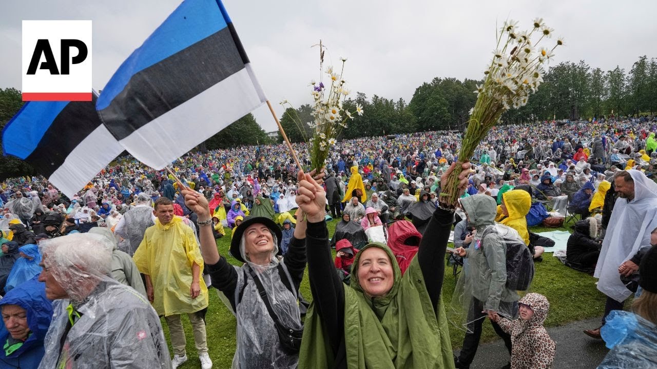 Thousands of voices unite in song at choir festival celebrating Estonia's culture