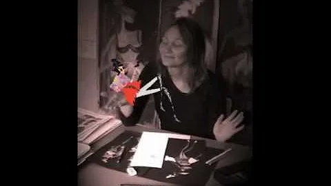 evelyne and her dolls