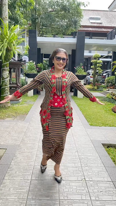 Sanggul dan Kebaya Wanita Jawa #sangguljawa #sanggul #kebaya #wanita #jawa #mantenjawa #manten #mua