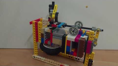 Lego vacuum hit & miss engine