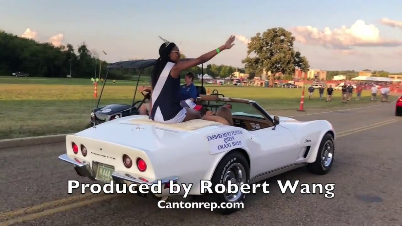 Pro Football Hall of Fame Enshrinement Festival queen and court visit