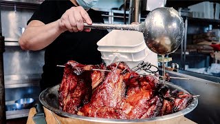 Китайское барбекю (хрустящее жаркое из свинины, чар сиу, жареная утка) - гонконгская уличная еда