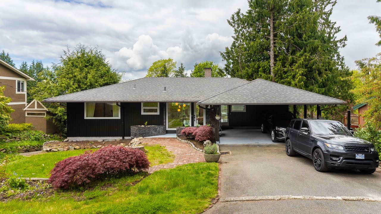 150 Seaview Pl, Lions Bay | Listed by Emily Sandhack