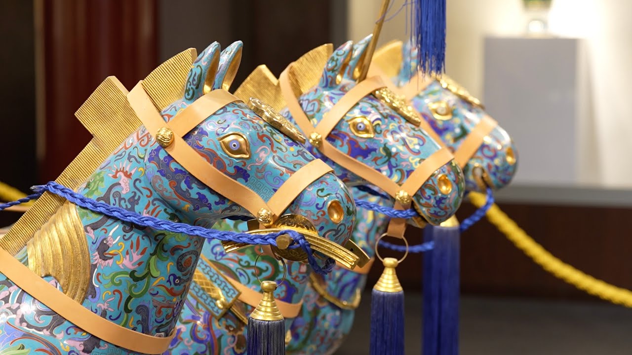 Caballos de esmalte alveolado para el Año del Caballo