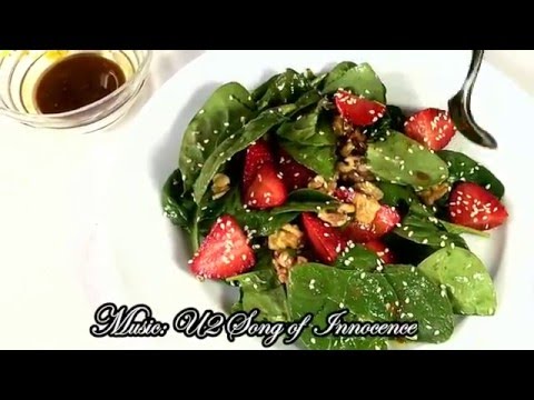 Easy Strawberry and Spinach Salad with a Balsamic Vinegar dressing