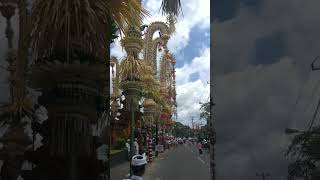 Download Lagu Indahnya Penjor Besar di Pura Pengerebongan#shorts #bali #baliculture #penjor #viral #kesiman #dance MP3