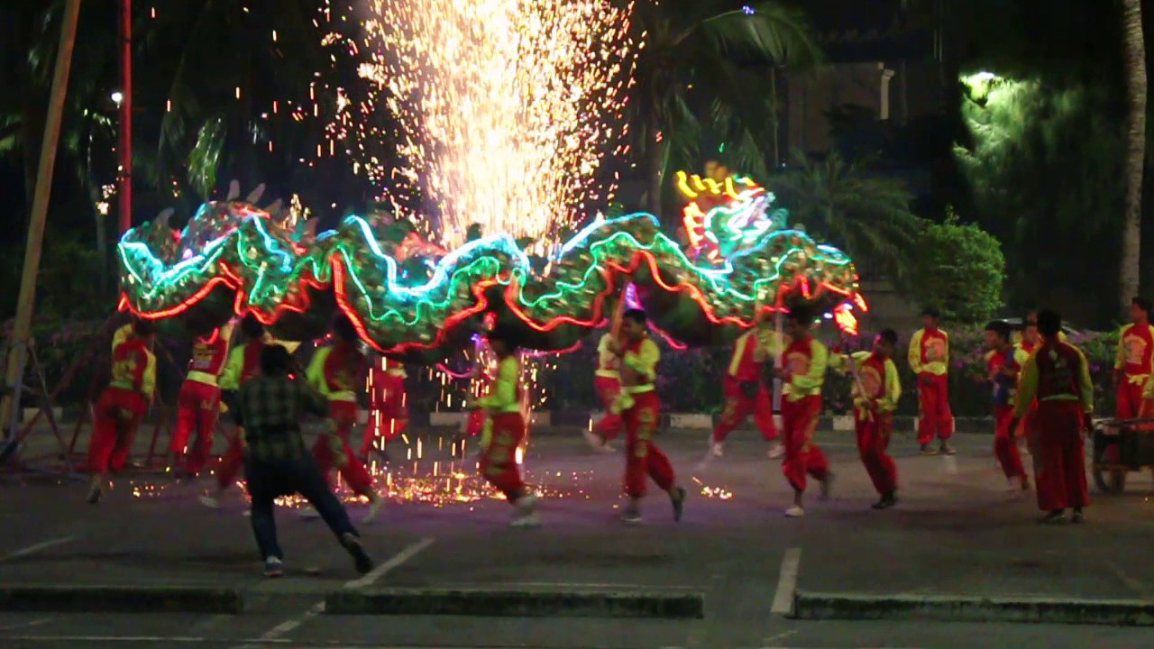 การแสดงเชิดพญามังกร part 2 28/1/17 @ Fashion Island