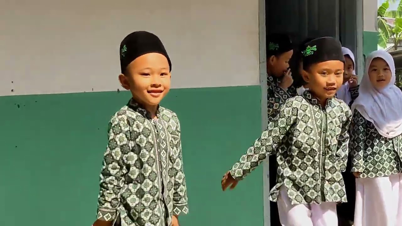 [PROFIL DESA GOMBONG] Kecamatan Belik, Kabupaten Pemalang. KKN UIN K.H ABDURRAHMAN WAHID PEKALONGAN