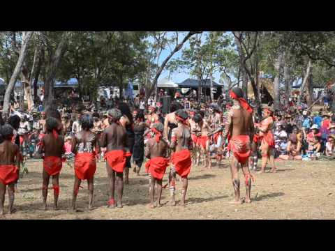 Видео: Изображения от танцовия фестивал на Laura Aboriginal - Matador Network