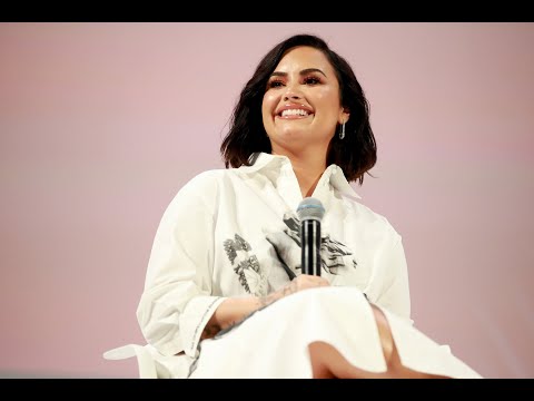 Demi Lovato Celebrates a Random Burst of Body Confidence After Filming Their First Sex Scene