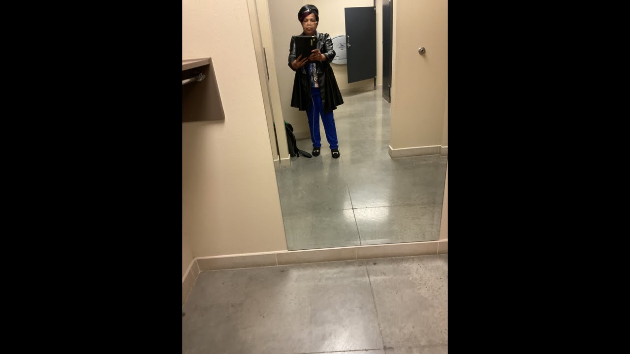 Tracey  Collins Hudson is live!