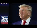 Thumbnail pour Bret Baier: Trump and China are in 'a giant game of chicken'