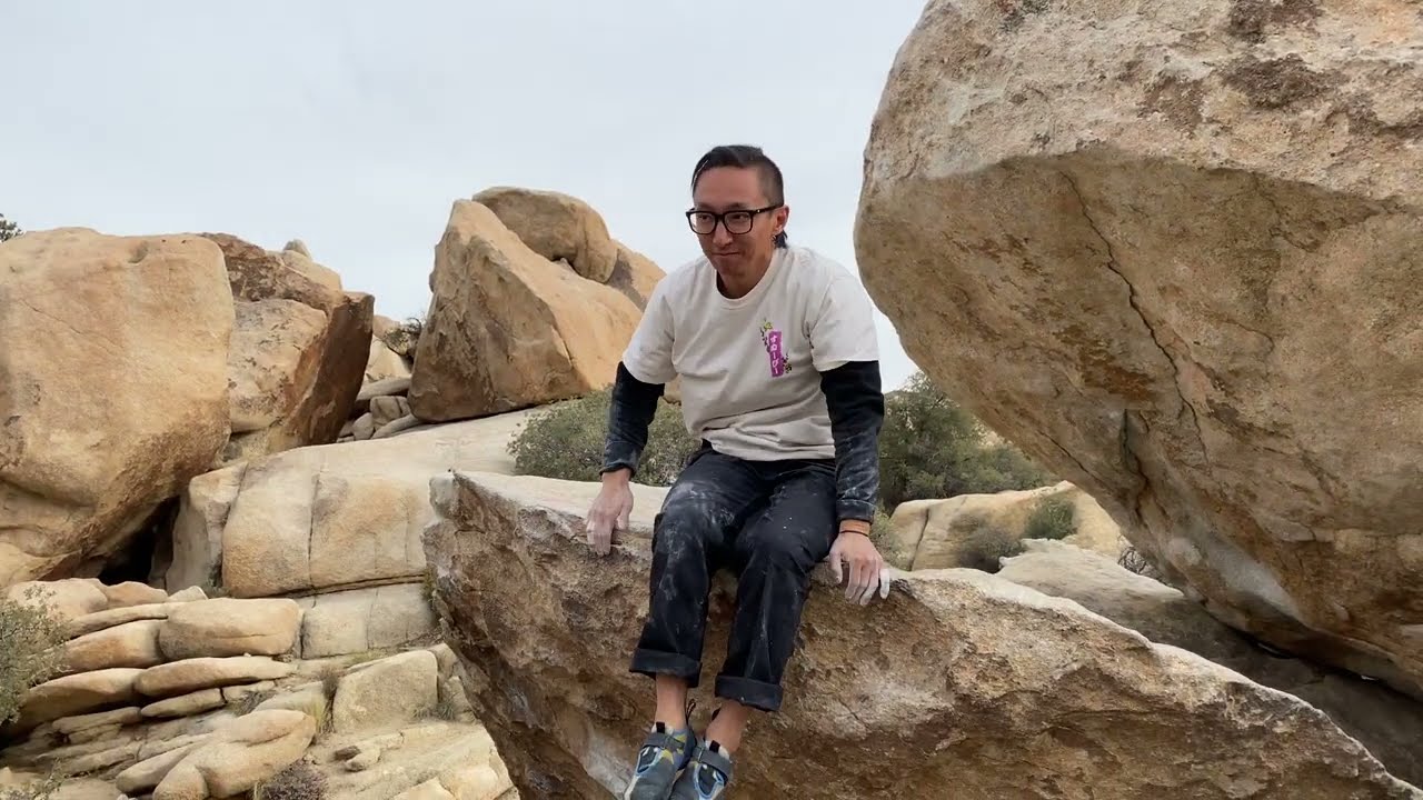 Sean Yoon - Sit Down Flake V2 - Joshua Tree Bouldering (The Outback)