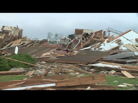 Midwest storms turn deadly - YouTube