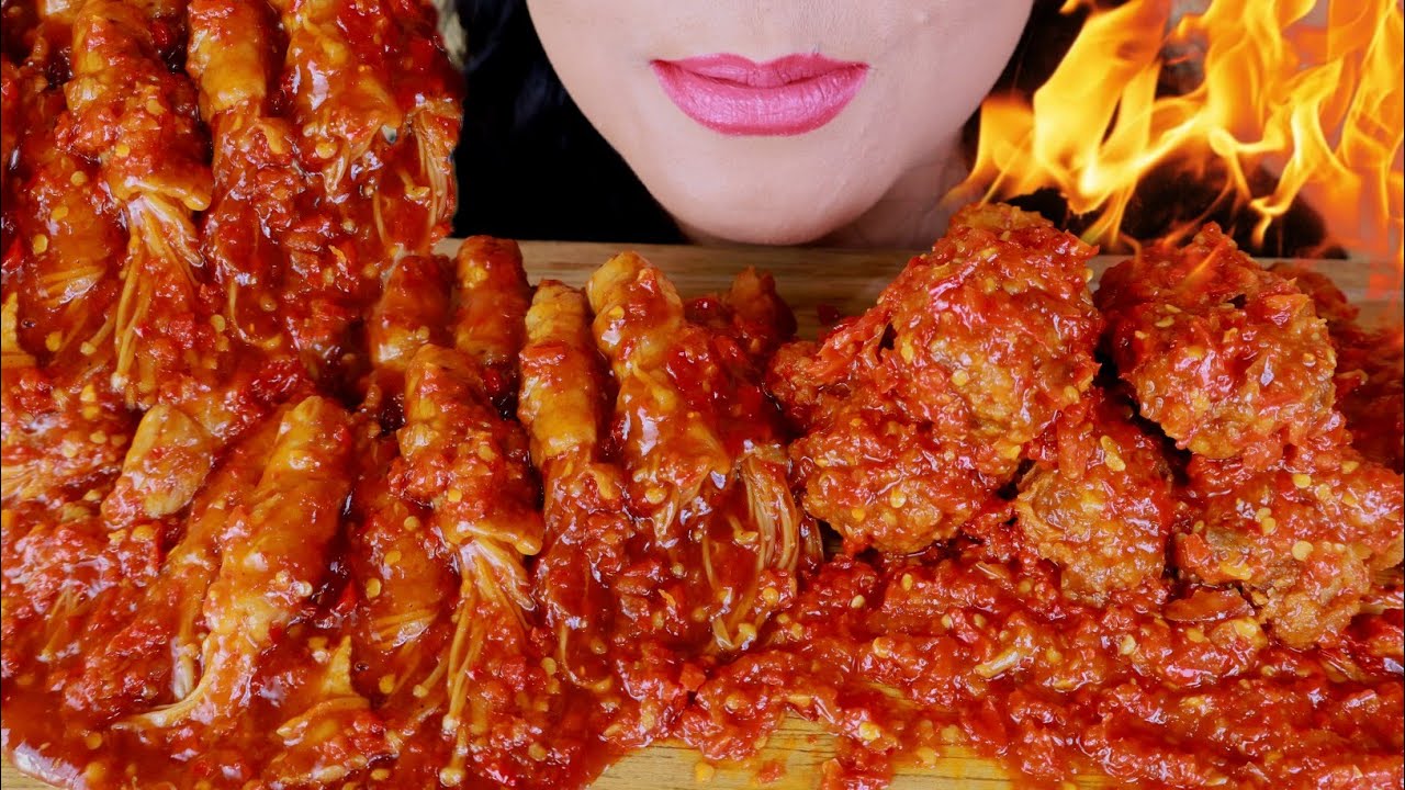 ASMR ENOKI BEEF ROLL DAN AYAM CRISPY PEDAS | ASMR MUKBANG INDONESIA
