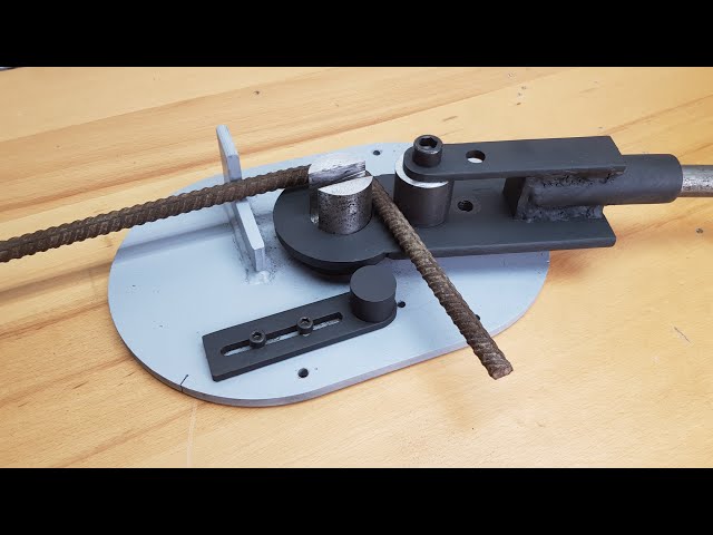 Small and easy wire bender 