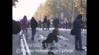 Video thumbnail of "Mrzovoljno Oko - Balkane moj"