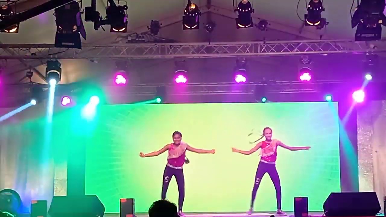 Papi Dance JLo ; On the floor , Papi, Dance competition choreography. - YouTube