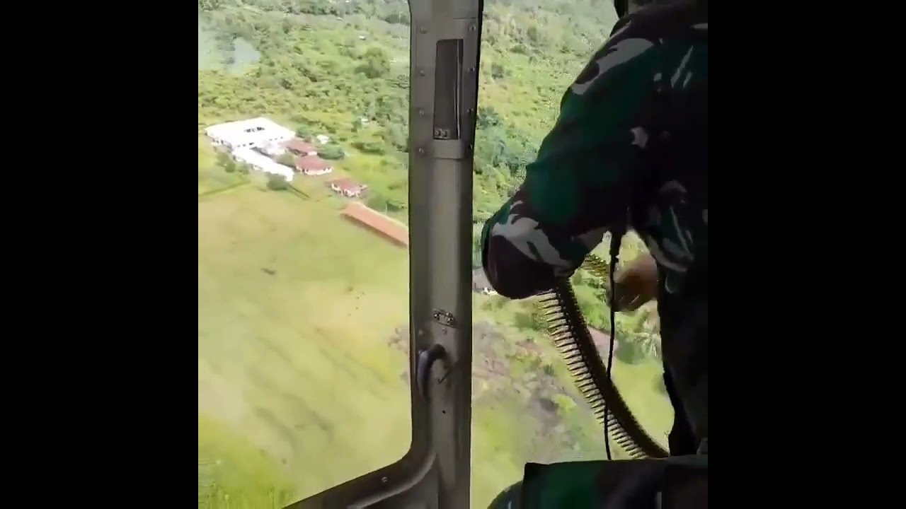 (SHORTS) SERBUAN DARI UDARA UNTUK TERORIS OPM YANG MENGEPUNG MARKAS SATGAS TNI