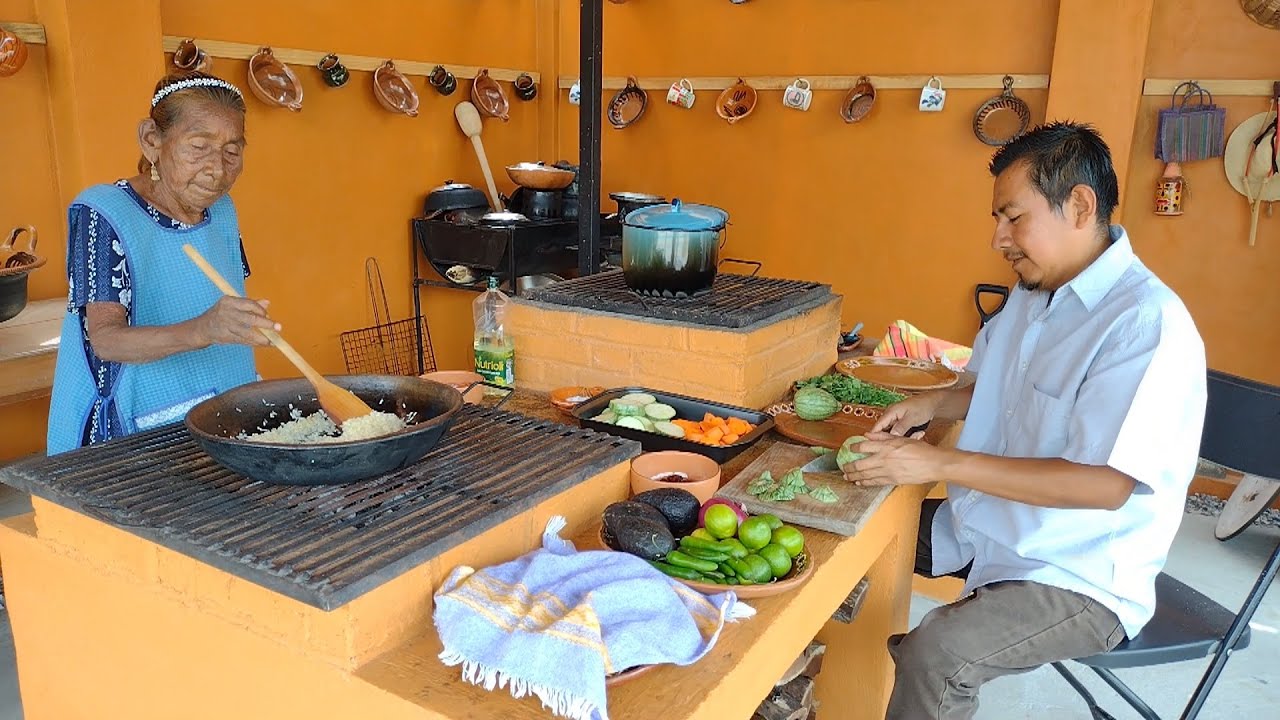 LES ENSEÑO COMO COCINO EL CALDO XOCHITL, ES UNA DELICIA TIENEN QUE HACERLO EN CASA | DOÑA LUPITA
