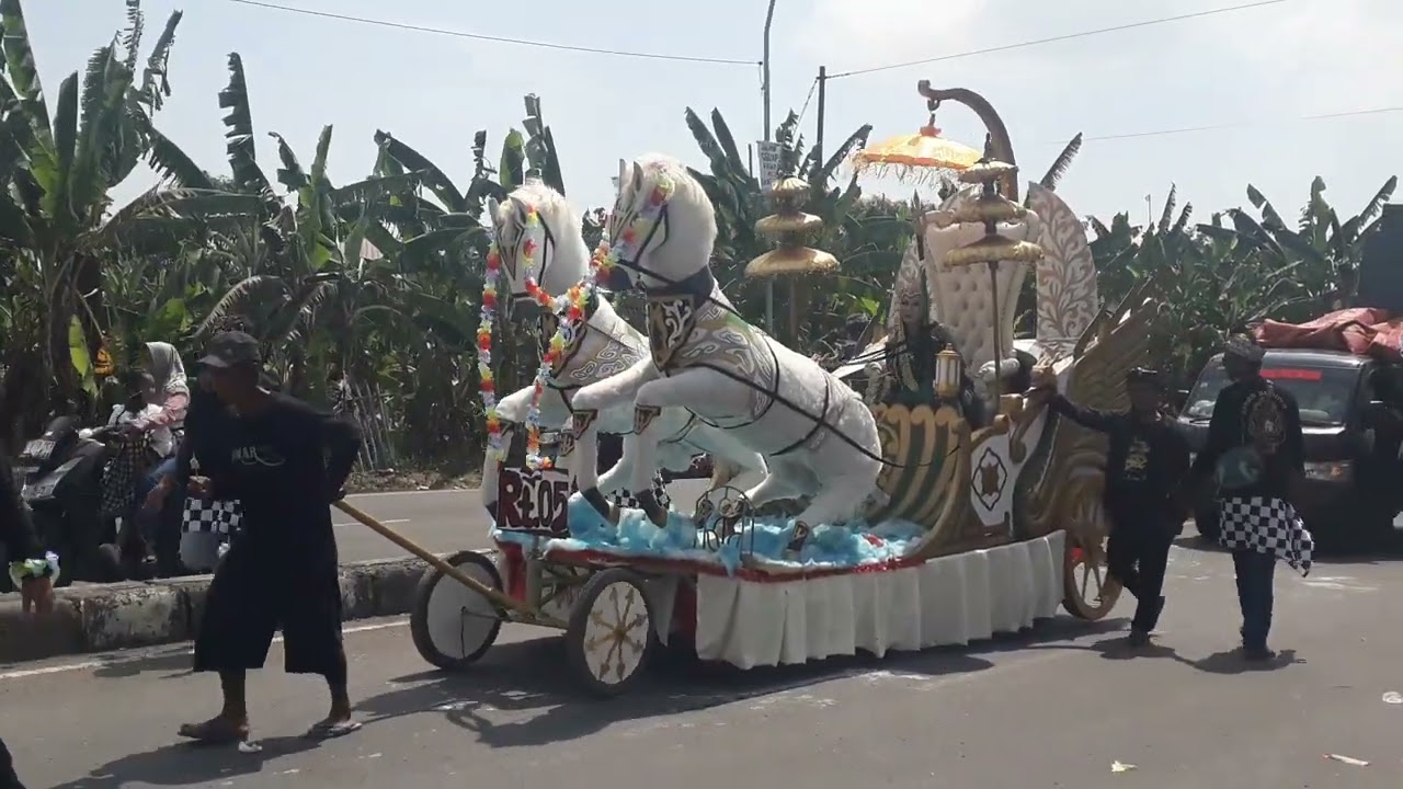 Tgl 21 september 2025 karnafal ngujung buyut suyem desa mundu kec. Karang ampel