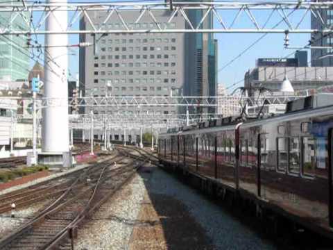 阪急梅田駅　三線同時発車...にならず