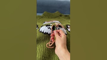 Duplicate stitch embroidery is a fun and simple way to add patterns or designs to your knitted 👕