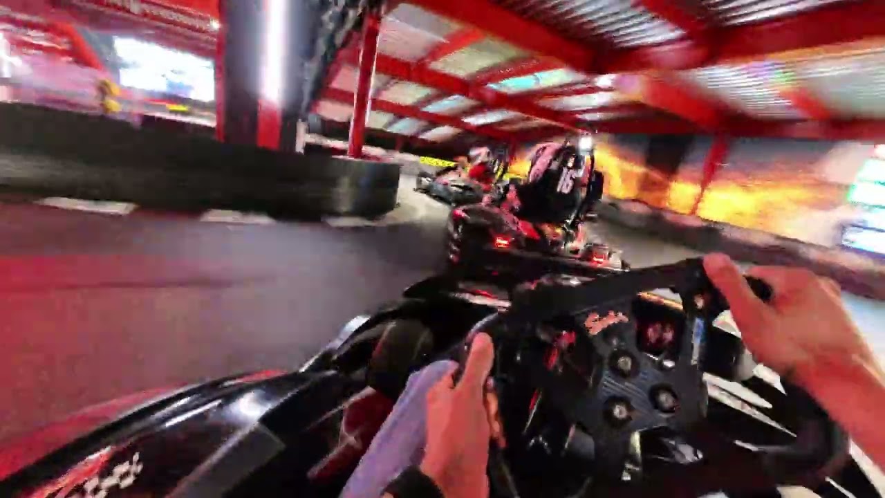 Gara al Hollywood Kart (Bicocca Village) sportellate e divertimento da ultimo a primo 13/10/2022.