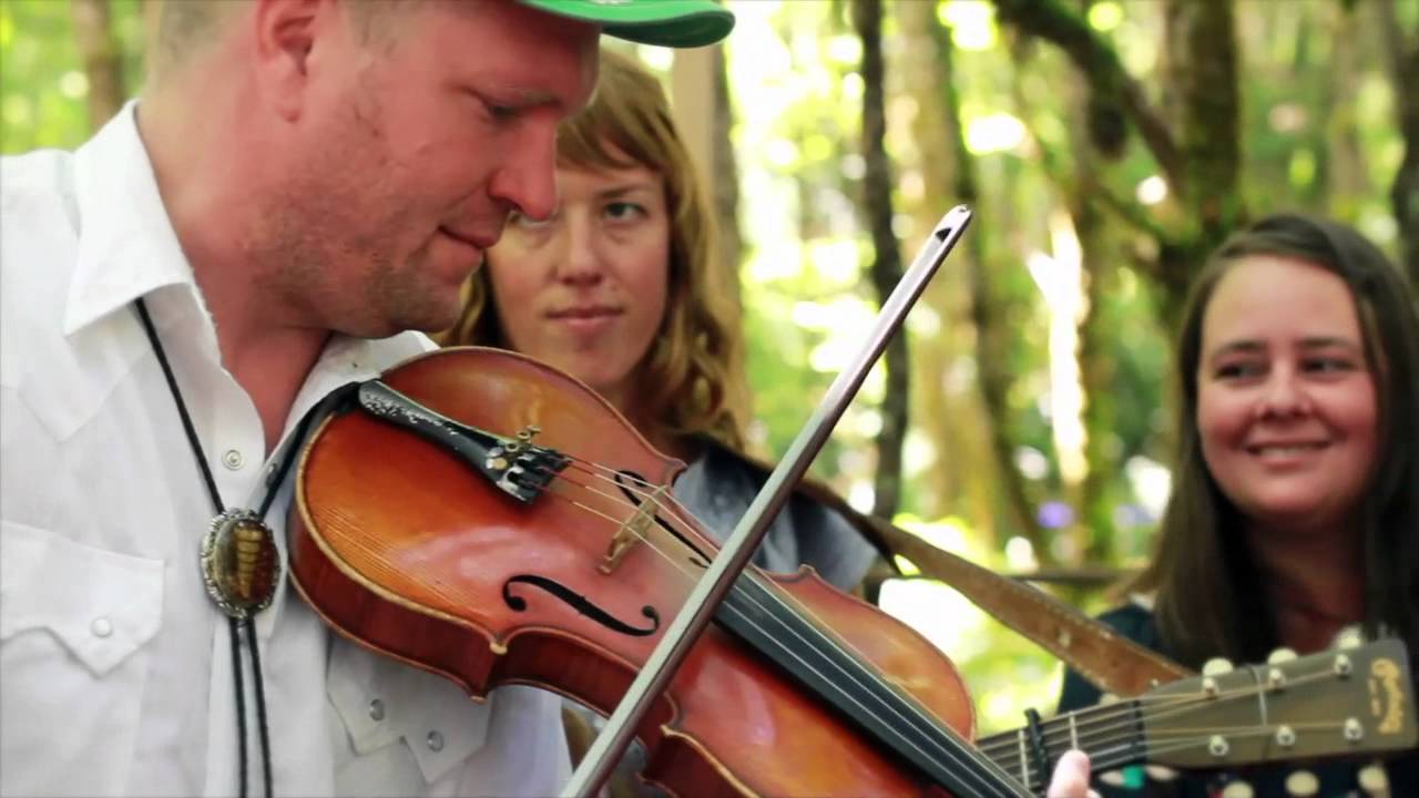 Foghorn Stringband - Be Kind to a Man While He's Down - Pickathon Beardy Session