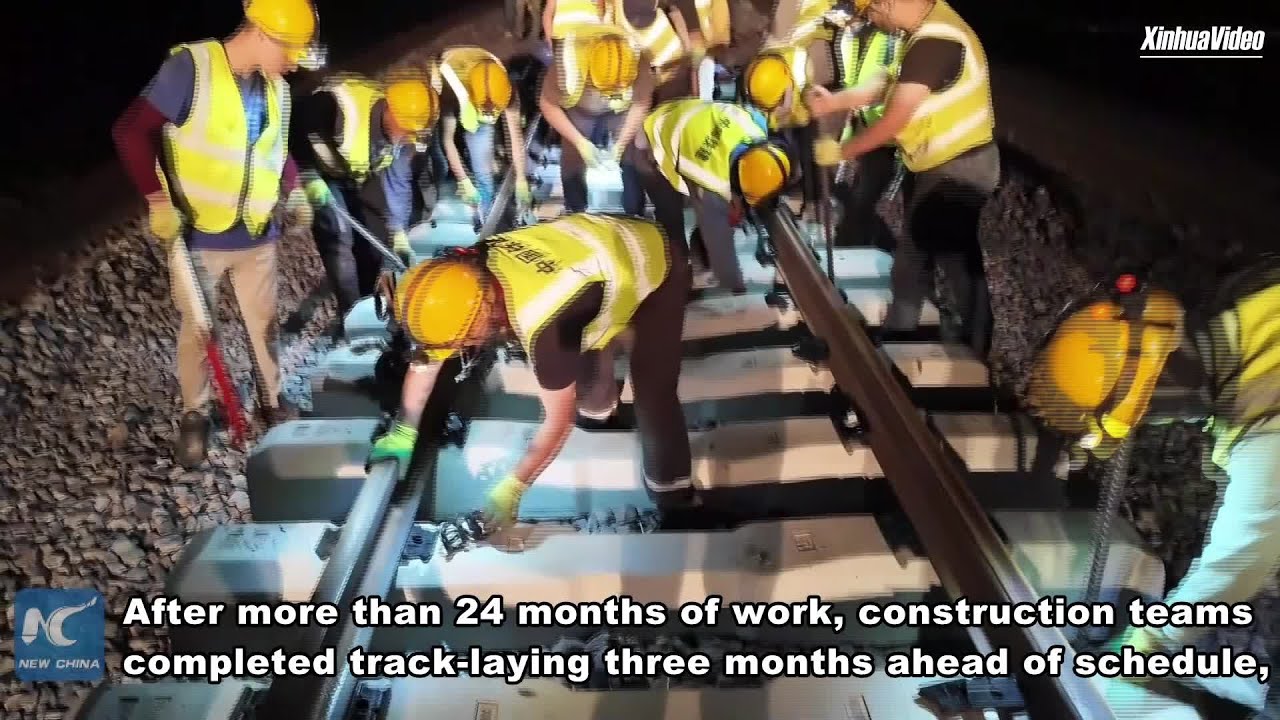 Chinese firm completes track-laying for Africa's 1st desert heavy-haul railway