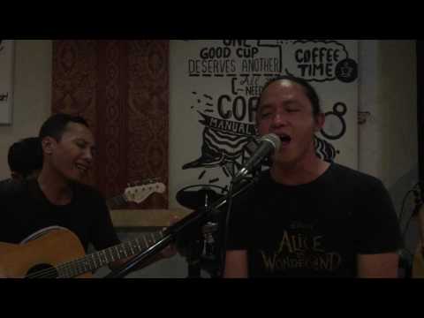 with-or-without-you-(u2-cover-live)-at-ic-coffee-bandar-lampung