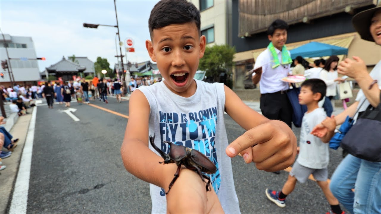 COMPREI UM BESOURO DE BATALHA NA FESTA JAPONESA ‹ Yuji Angelotti ›