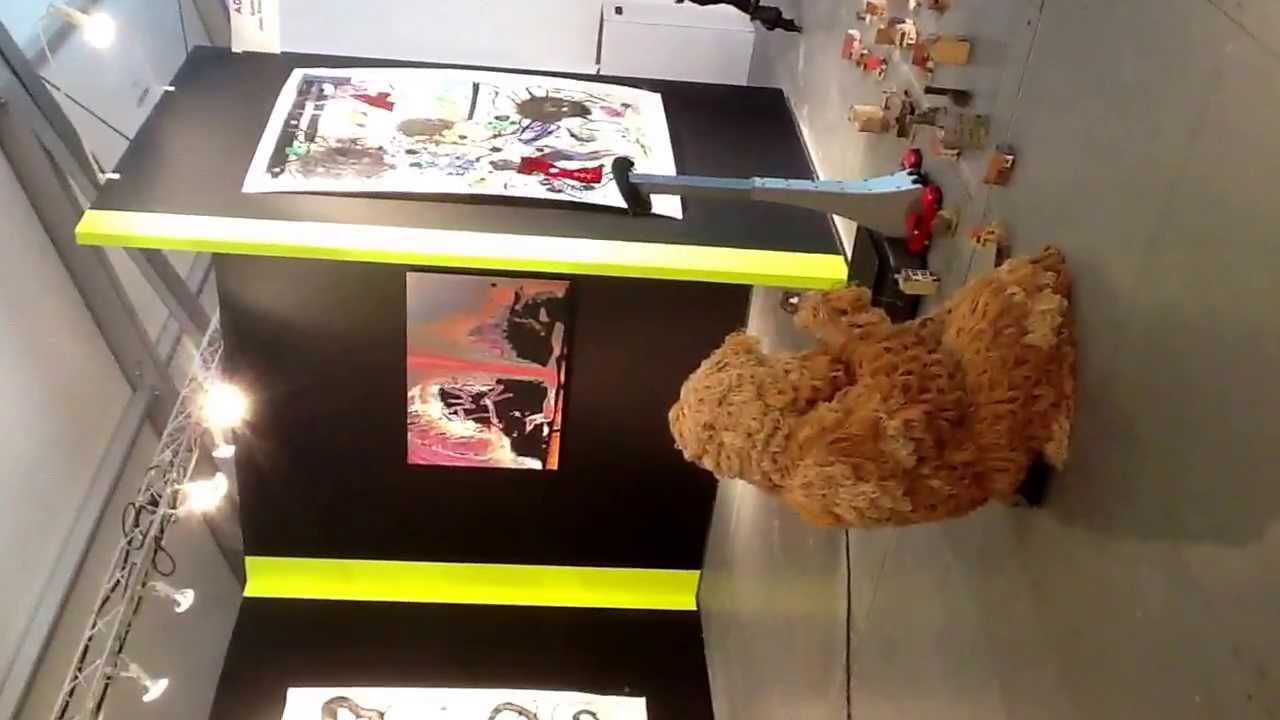 Oh my ...performance arts always pushes me to the phase of judgey and bitchy,so not fantastic this.