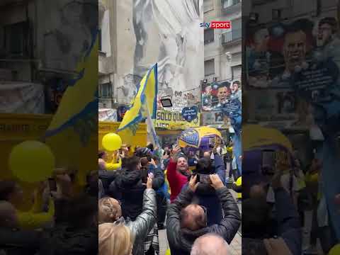 Video La città di Napoli rende omaggio a Diego Maradona a 5 anni dalla sua scomparsa