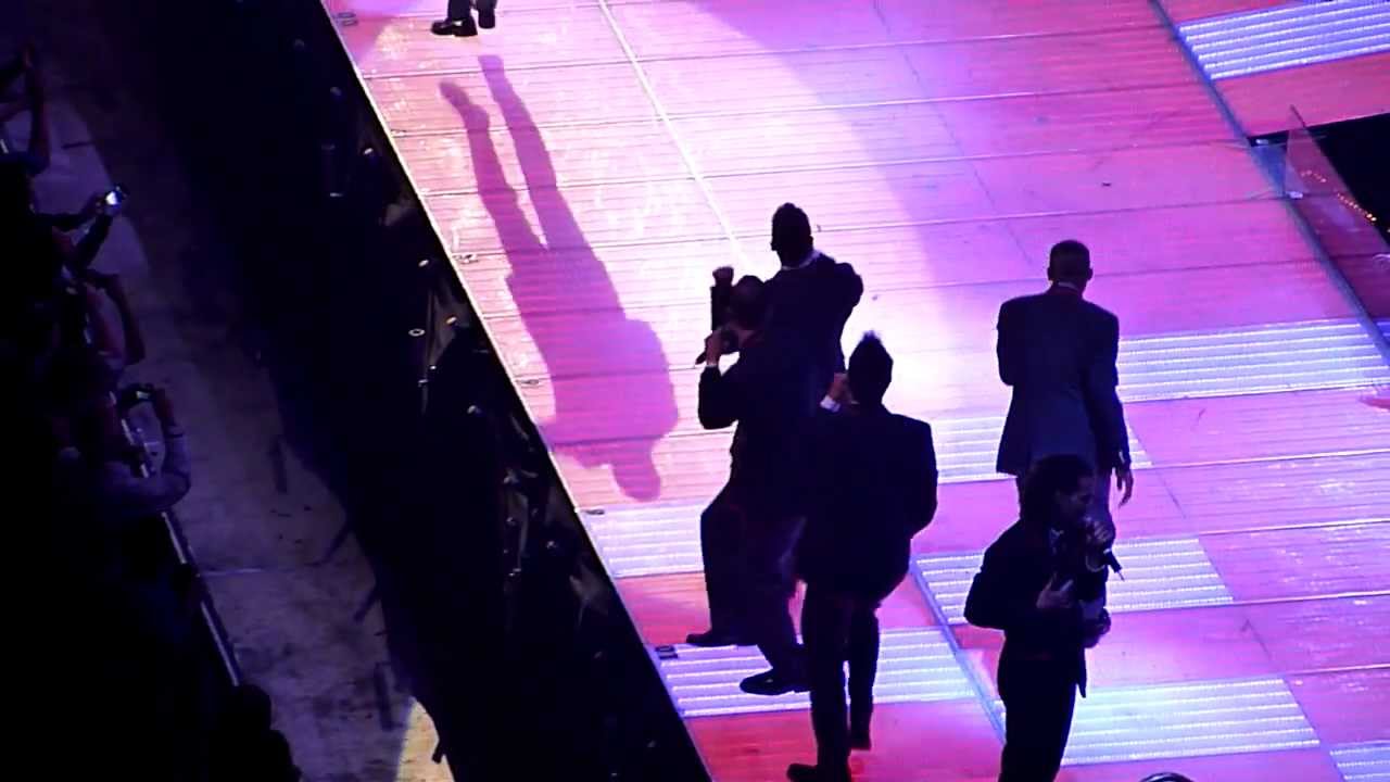 The Warblers - Silly Love Songs (Live)