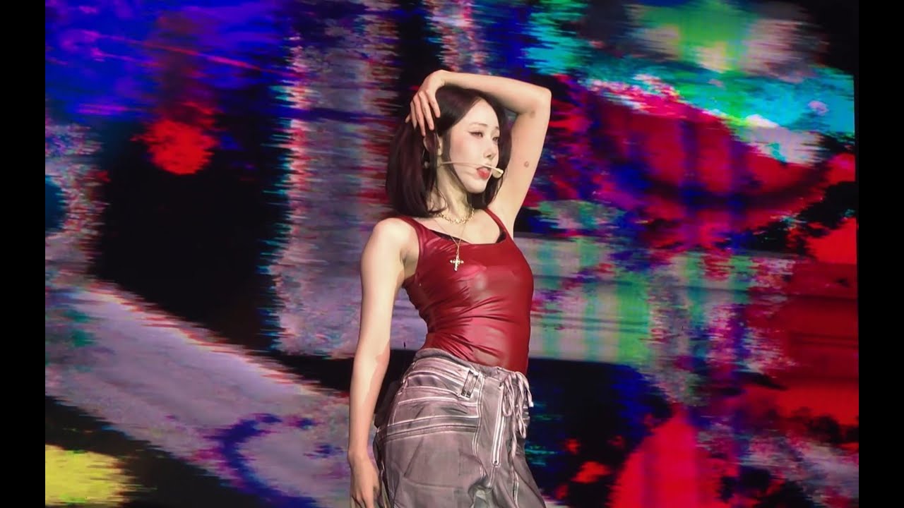 251018/251019 VIVIZ IN HONG KONG Hipnotic (SINB Solo) FANCAM