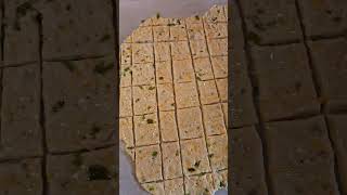 jalapeno cheddar sourdough crackers