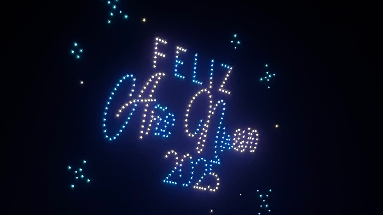 SHOW DE DRONES EN LA PLAYA EL QUISCO // Año Nuevo 2025